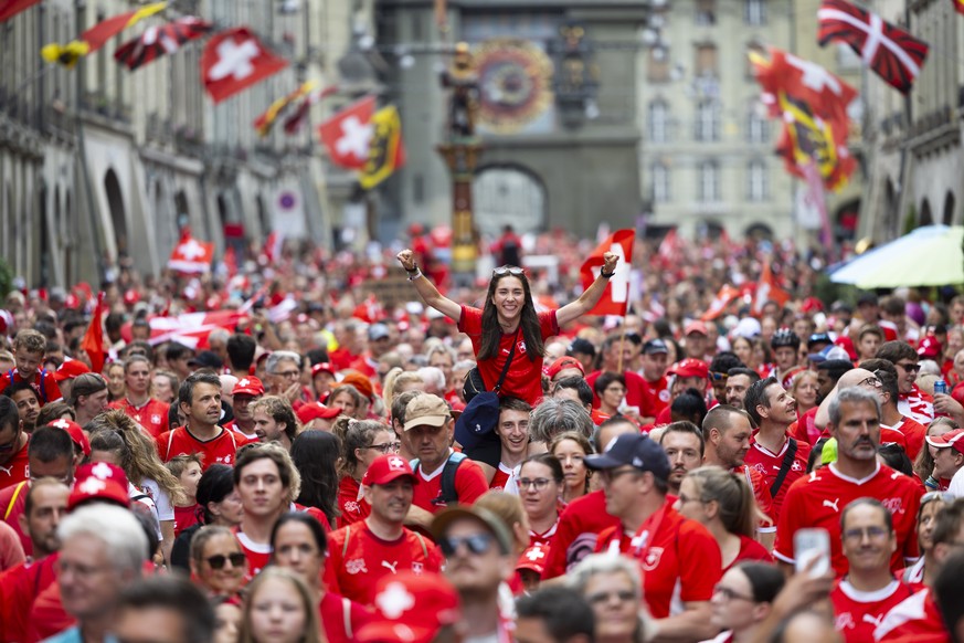 Swiss fans walk from old town in Bern towards the stadium during a fanwalk prior to the UEFA Women&#039;s EURO 2025 Group A soccer match between Switzerland and Iceland at the Wankdorf stadium in Bern ...