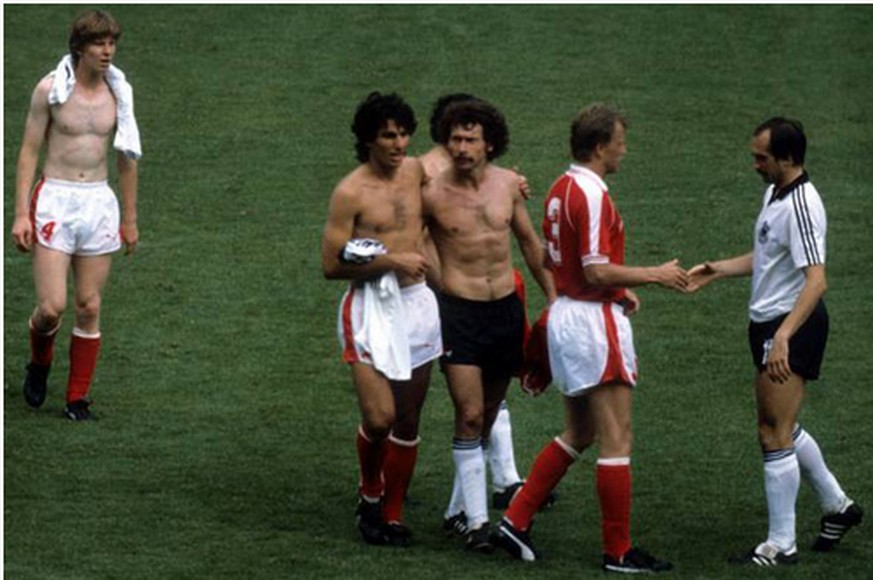 25.06.1982: Die «Schande von Gijon» – Deutschland und Österreich schliessen einen Nichtangriffspakt