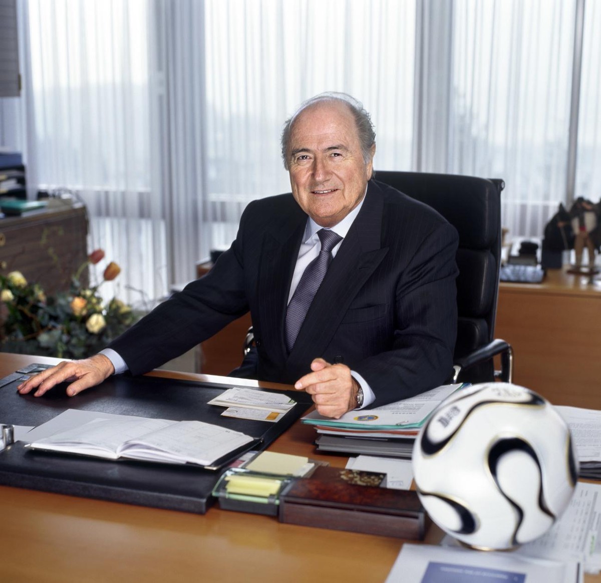 Portrait of the FIFA president Joseph " Sepp " Blatter, pictured on March 15, 2006, in his office in Zurich, Switzerland. (KEYSTONE/Gaetan Bally) 

Joseph Sepp Blatter, Praesident des Intern ...