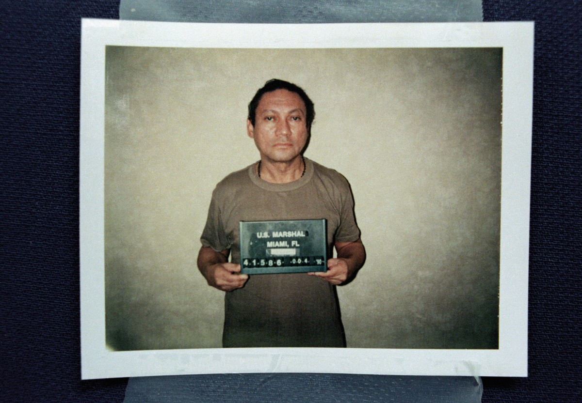 (Original Caption) 1/04/1990-Miami, FL- Ousted Panamanian dictator Manuel Noriega is shown in this Justice Department mug shot released by the U.S. Attorney's office in Miami. Noriega surrendered ...