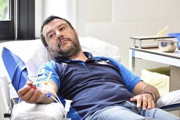 epa07599348 Italian Minister of Interior Matteo Salvini gives blood at Lombardia Regional Avis in Milan, Italy, 25 May 2019. EPA/FLAVIO LO SCALZO