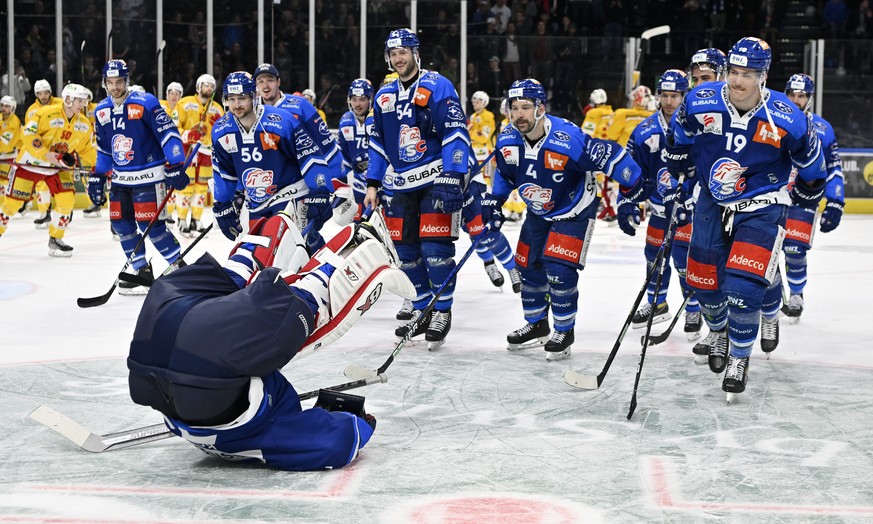 Der Zuercher Torhueter Jakub Kovar mit Purzelbaum nach dem Sieg im siebten Eishockey Playoff-Viertelfinalspiel der National League zwischen den ZSC Lions und dem EHC Biel-Bienne im Hallenstadion in Zu ...