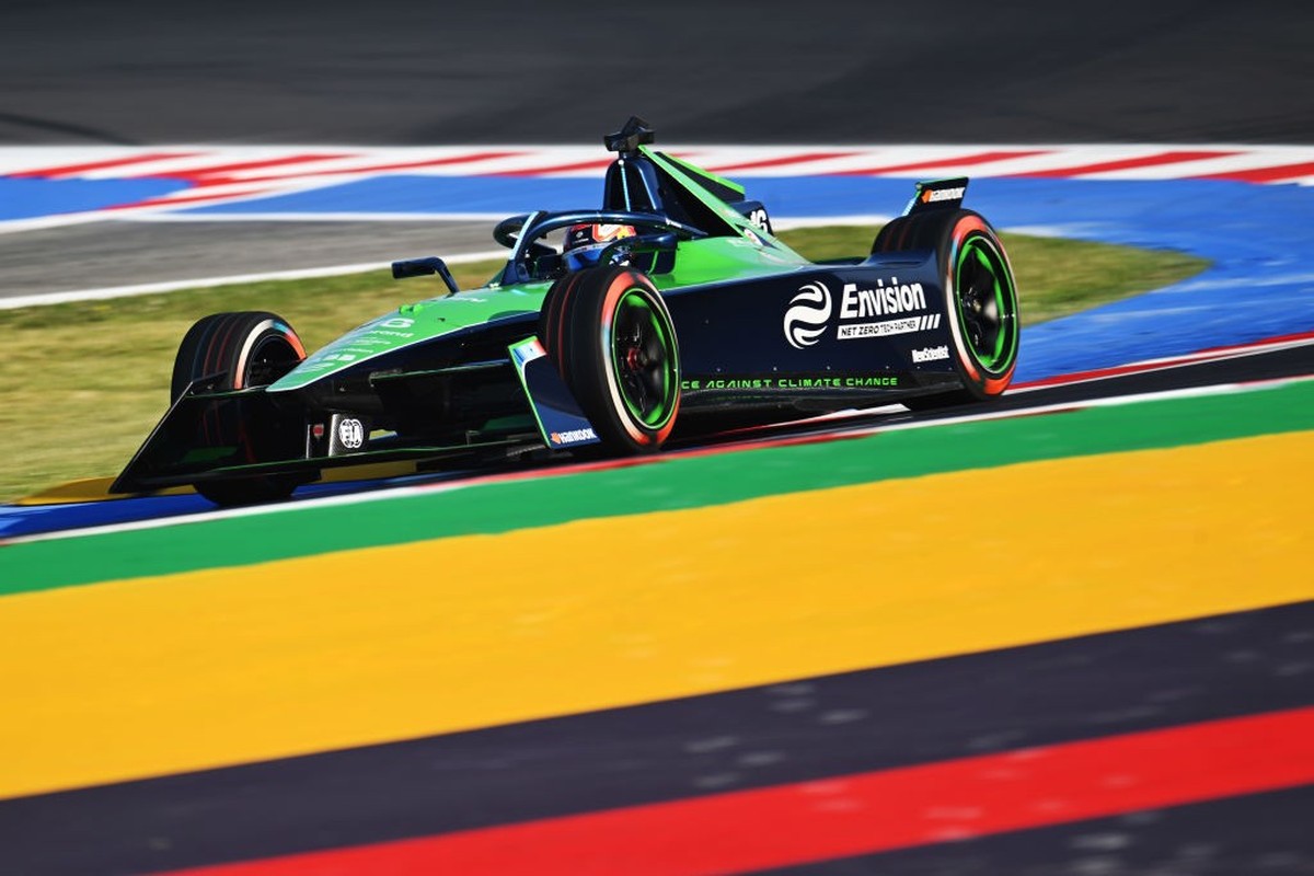 Formule E: il y aura des arrêts aux stands en 2025