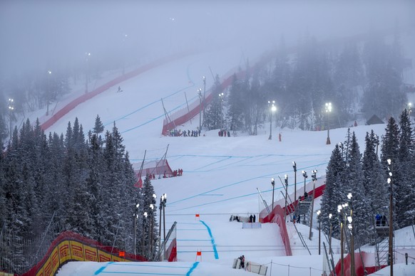 epa07354893 General view of the slope prior to the Men&#039;s Downhill race at the FIS Alpine Skiing World Championships in Are, Sweden, 09 February 2019. The start of the race is postponed due to fog ...