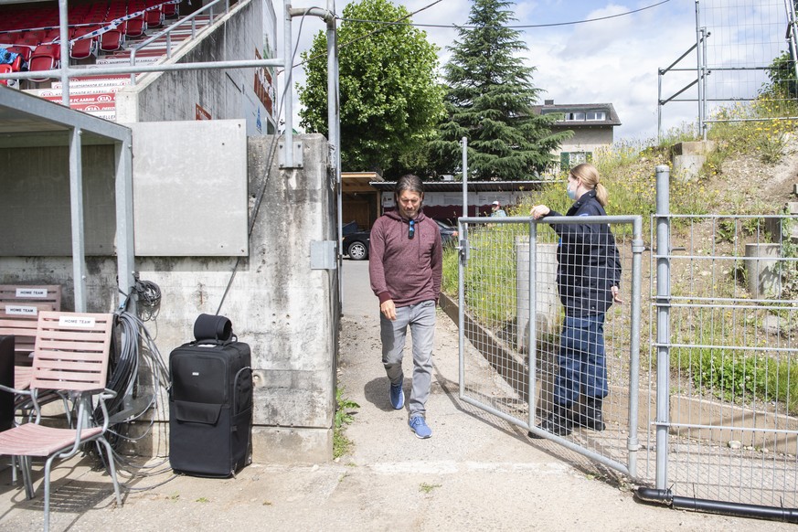 Sportchef Andres Gerber laeuft ins Stadion im Testspiel zwischen dem Challenge League Club FC Aarau und dem Super League Club FC Thun im Stadion Bruegglifeld, am Samstag, 06. Juni 2020 in Aarau. (KEYS ...