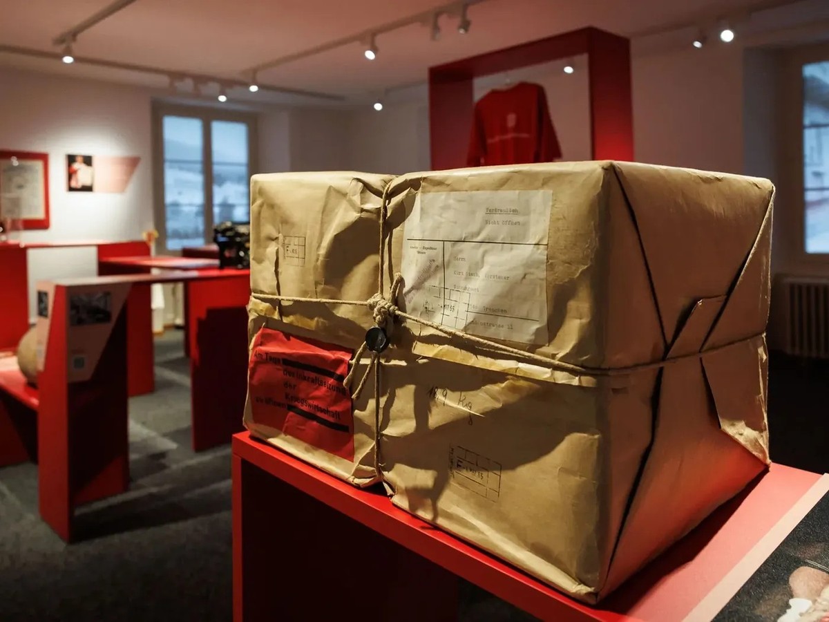 Dieses geheimnisvolle Paket aus den 1960er-Jahren ist Teil der Sammlung des Museums Grenchen.