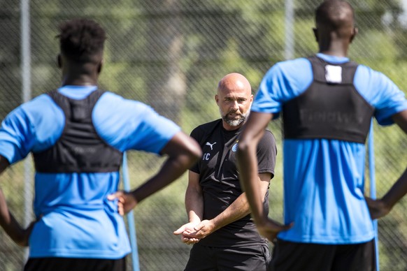 GC Cheftrainer Giorgio Contini waehrend dem ersten Training fuer die Saisonvorbereitung der Saison 2021/2022 vom Grasshopper Club Zuerich, aufgenommen am Montag, 21. Juni 2021 auf dem GC Campus in Nie ...