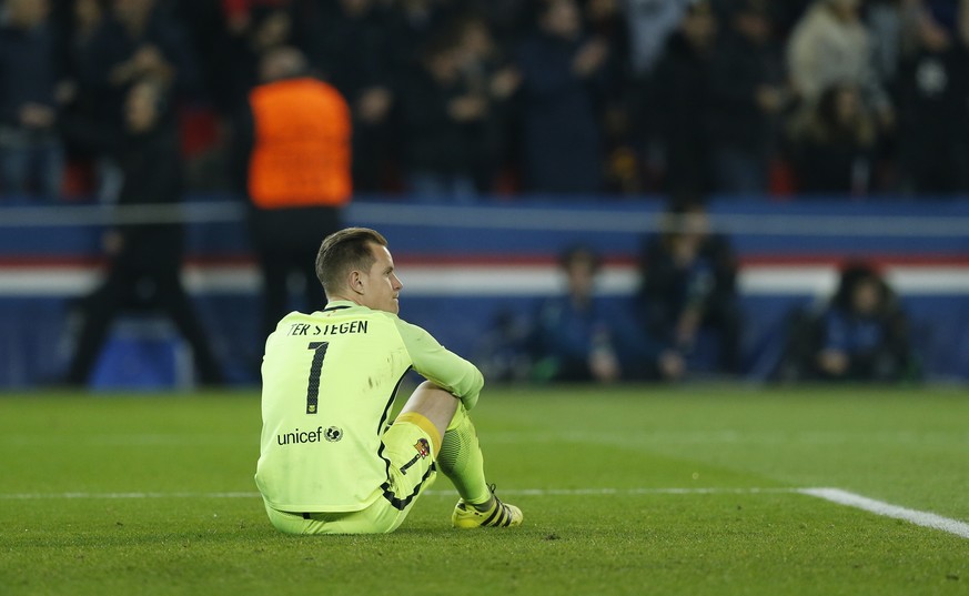 Football Soccer - Paris St Germain v Barcelona - UEFA Champions League Round of 16 First Leg - Parc Des Princes, Paris, France - 14/2/17 Barcelona&#039;s Marc-Andre ter Stegen looks dejected after Par ...