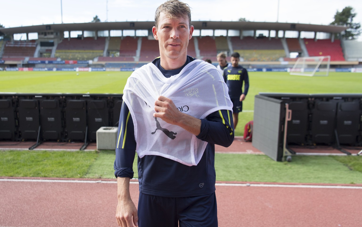 Switzerland&#039;s national soccer team soccer player Stephan Lichtsteiner leaves the pitch after a training session before the upcoming UEFA Euro 2020 qualifying soccer matchs, at the Stade Olympique ...