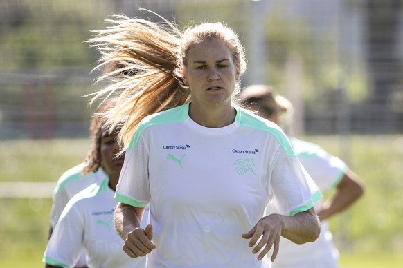 Rahel Kiwic waehrend dem Abschlusstraining der EM-Vorbereitung der Schweizer Fussballnationalmannschaft der Frauen am Donnerstag, 23. Juni 2022, in Zuerich. (KEYSTONE/Alexandra Wey).