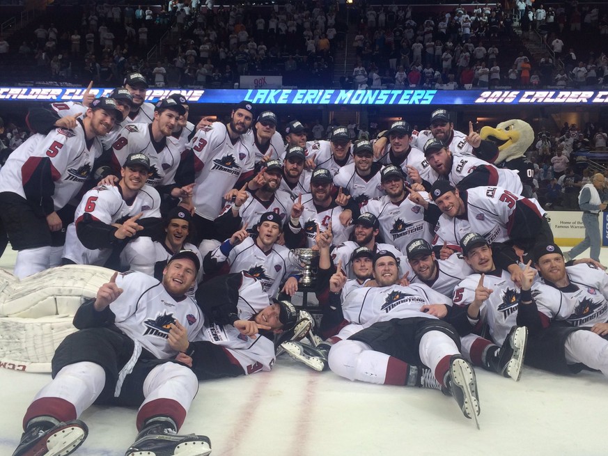 Das obligate Meisterfoto der Lake Erie Monsters.