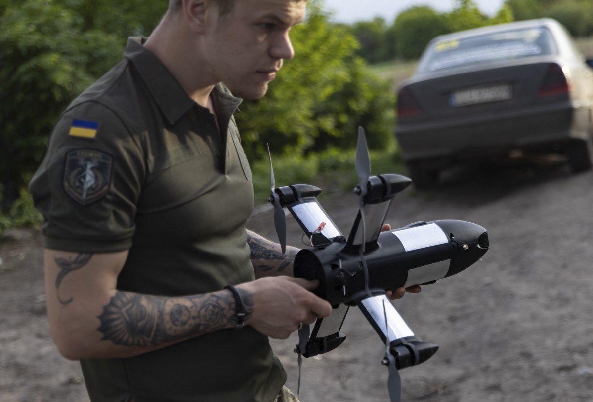epaselect epa12981174 A serviceman of the 116th Mechanized Brigade operates a Ukraine-made P1-Sun drone to intercept Russian 'Shahed' type, and other strike or reconnaissance drones in the n ...