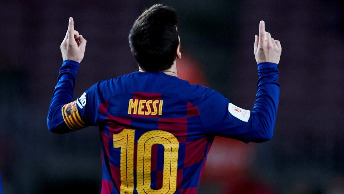 epa08179967 Barcelona's Argentinean striker Lionel Messi celebrates after scoring the 5-0 against Leganes during the King's Cup Round of Last 16 match between Barcelona and Leganes, in Camp  ...