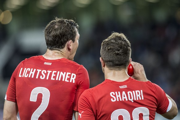 Lichtsteiner und Shaqiri könnten für die Partie gegen Irland beide ausfallen.