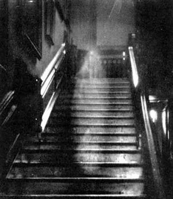 Geisterfotografien: The Brown Lady of Raynham Hall