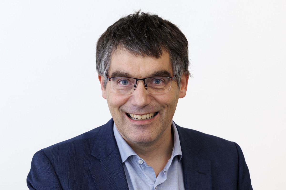 Roger Nordmann (PS - Vaud), candidat a la candidature du PS pour l'election au Conseil federal, pose pour le photographe lors d'une tournee d'auditions publiques organisee par le PS Sui ...