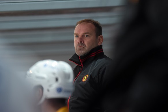 SCL Tiger&#039;s Coach Heinz Ehlers during the Swiss Ice Hockey Cup round of 16 game between HC Biasca Ticino Rockets and SCL Tigers, at the ice stadium in Biasca, Switzerland, Tuesday, October 25, 20 ...