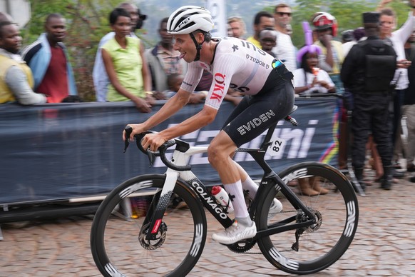 Switzerland&#039;s Jan Christen pedals during the men&#039;s Elite road race, at the road cycling World Championships in Kigali, Rwanda, Sunday, Sept. 28, 2025. (AP Photo/Jerome Delay)
Rwanda Road Cyc ...