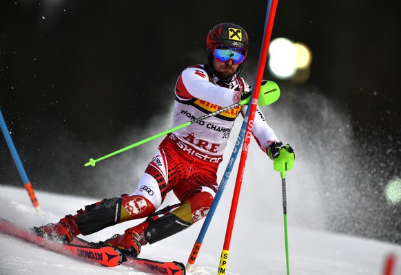 epa07376578 Marcel Hirscher of Austria clears a gate during the first run of the Men&#039;s Slalom race at the 2019 FIS Alpine Skiing World Championships in Are, Sweden, 17 February 2019. EPA/CHRISTIA ...