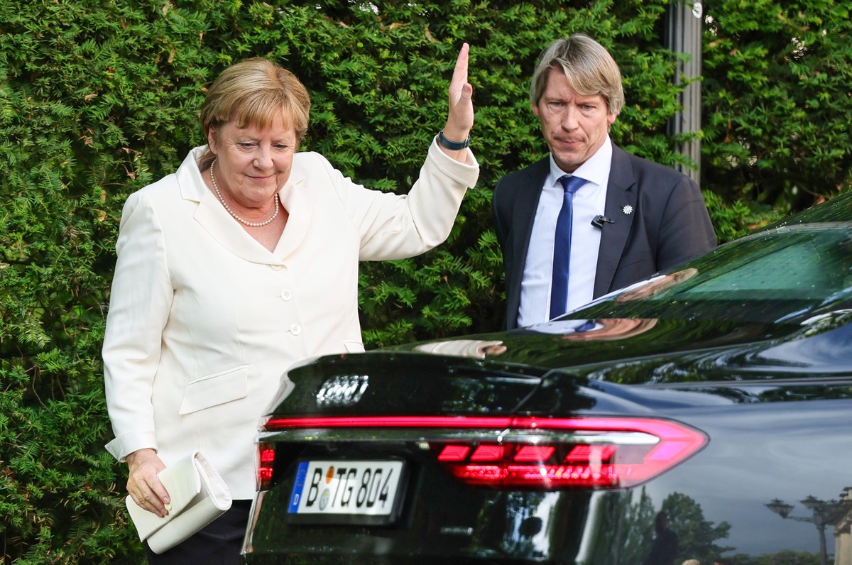 epa12261627 Former German chancellor Angela Merkel attends the opening of the 114th Bayreuth Opera Festival (Festspiele), in Bayreuth, Germany, 25 July 2025. The Richard Wagner festival opens with the ...