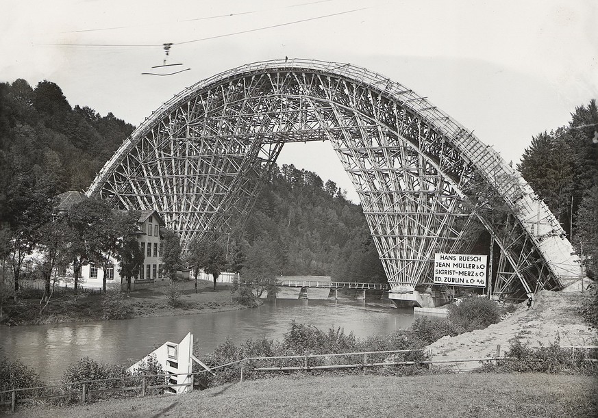 1937-1941: Bau der Fürstenlandbrücke in St. Gallen.<br data-editable="remove">