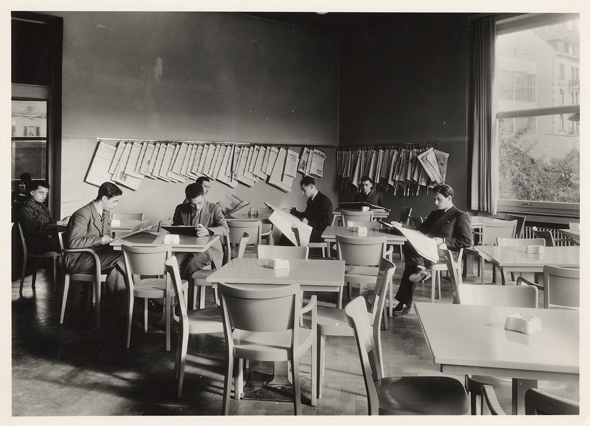 Zürich, ETH Zürich, ehemaliges Studentenheim, Leseraum
Originaltitel
Zürich, ETH Zürich, ehemaliges Studentenheim, Leseraum
Datierung
ca. 1943