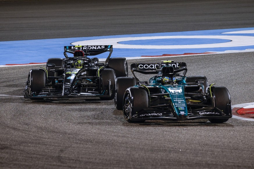 14 Fernando Alonso ESP, Aston Martin Aramco Cognizant F1 Team, 44 Lewis Hamilton GBR, Mercedes-AMG Petronas F1 Team, F1 Grand Prix of Bahrain at Bahrain International Circuit on March 5, 2023 in Sakhi ...