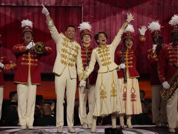 Syndication: USA TODAY, Hugh Jackman and Sutton Foster and the cast of The Music Man perform 76 Trombones . Xxx Tonys2022 20165488 Dcb Jpg E Ent Usa Ny, 12.06.2022 21:05:30, 18527453, Hugh Jackman, US ...