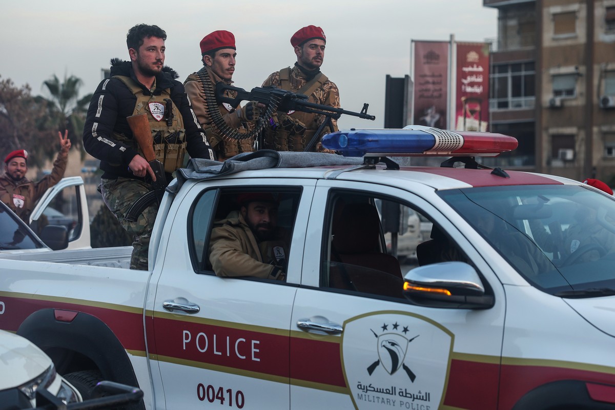 Syrian government soldiers ride a vehicle during clashes with Kurdish fighters in a contested area of the northern city of Aleppo, Syria, Wednesday, Jan. 7, 2026. (AP Photo/Ghaith Alsayed)
Syria Alepp ...