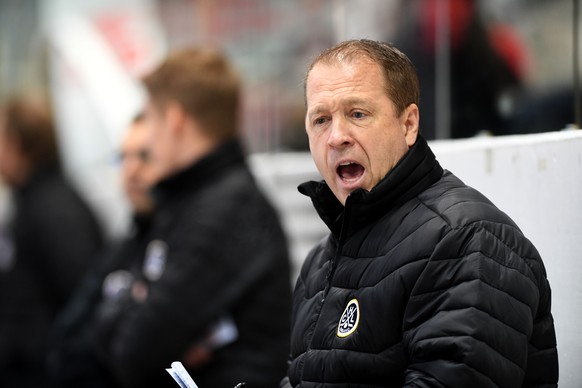 Lugano&#039;s Head Coach Greg Ireland, during the preliminary round game of National League A (NLA) Swiss Championship 2016/17 between HC Lugano and EHC Kloten, at the ice stadium Resega in Lugano, Sw ...
