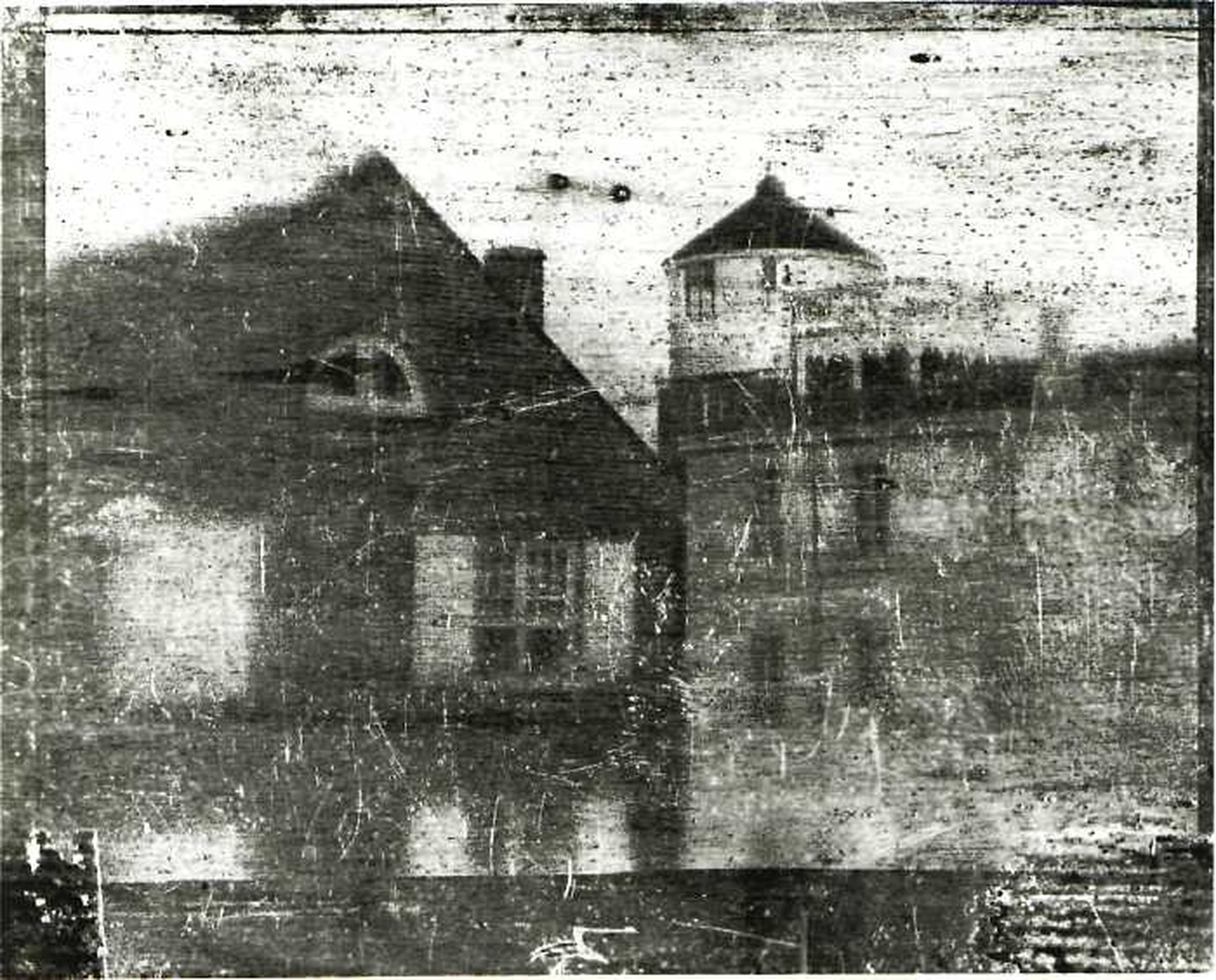 Joseph Saxton. Arsenal and Cupola, Philadelphia Central High School, Sep 25 or Oct 16, 1839 (earliest photo taken in USA)