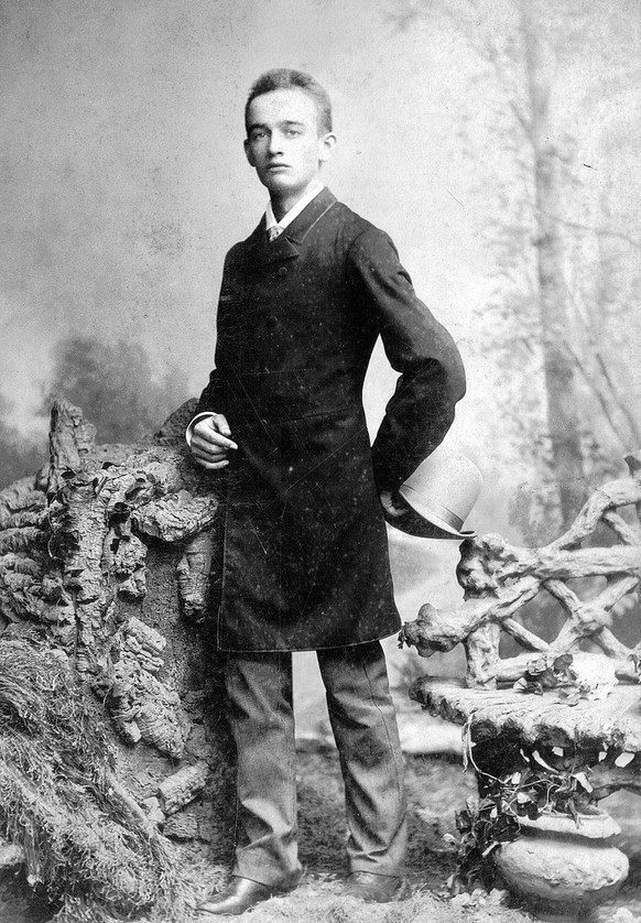 Zarte 18 Jahre alt ist Friedrich Trump auf diesem Foto von 1887.