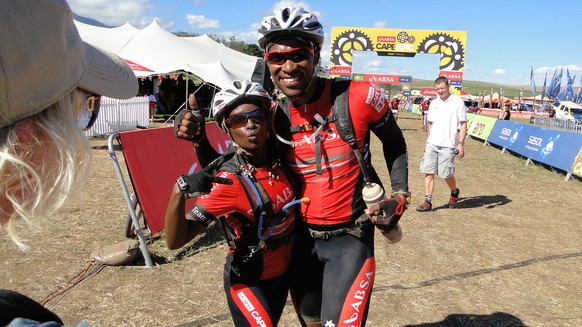 Gugu Zulu mit Hlubi Mboya: Glücklich nach der 4. Etappe.