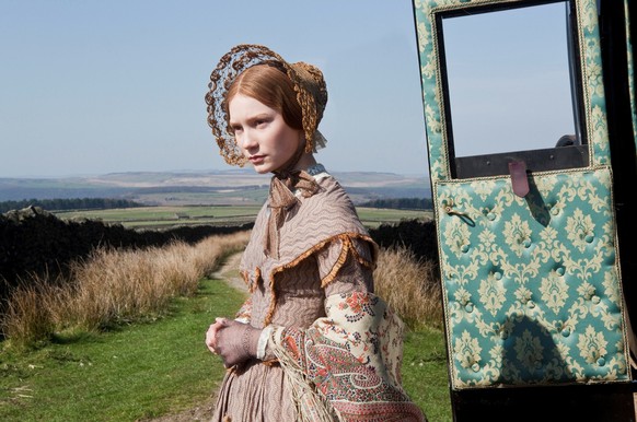 MIA WASIKOWSKA in JANE EYRE, 2011, directed by CARY JOJI FUKUNAGA. Copyright BBC FILMS. Credit: BBC FILMS / Album