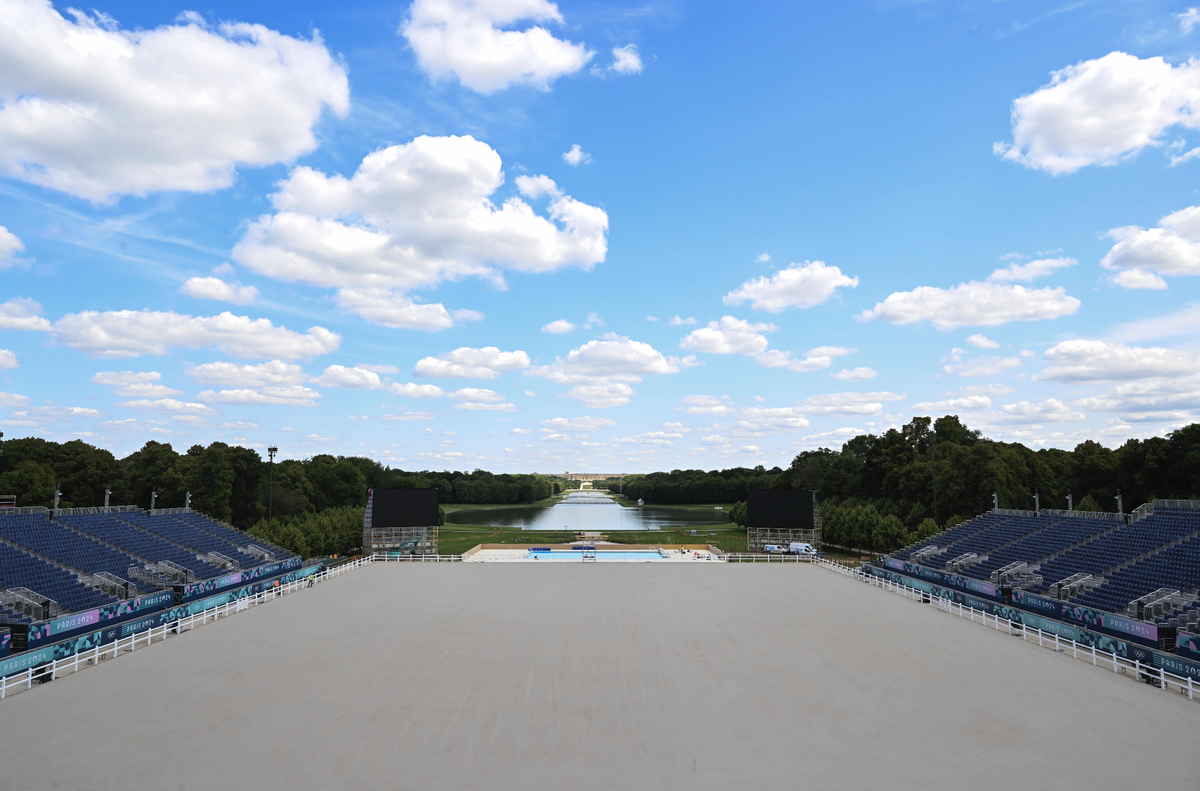 (240718) -- PARIS, July 18, 2024 -- Picture taken on July 17, 2024 shows a general view of the preparation zone at the Chateau de Versailles near Paris, France on July 17, 2024. Equestrian and the fiv ...