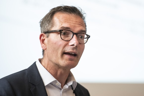 Raphael Lanz, Stadtpraesident Thun, spricht an der Medienkonferenz des Grimseltunnel-Komitees zum Stand des Projekts, am Donnerstag, 20. September 2018, in Bern. Der Grimseltunnel ist als kombinierte  ...