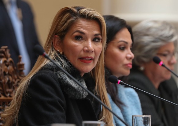 epa07999520 Interim President of Bolivia, Jeanine Anez, speaks at a press conference at Government Palace in La Paz, Bolivia, 15 November 2019. Anez announced that this day she hopes to start the proc ...