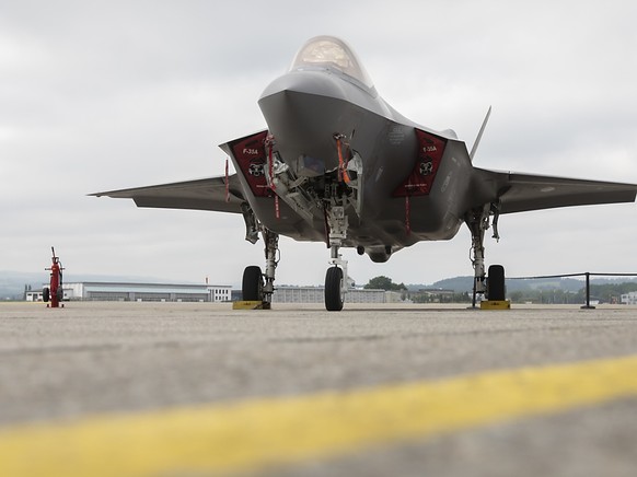 Das Volk soll über den Kauf neuer Kampfjets abstimmen können. Linke und armeekritische Kreise haben das Referendum lanciert. (Archivbild)