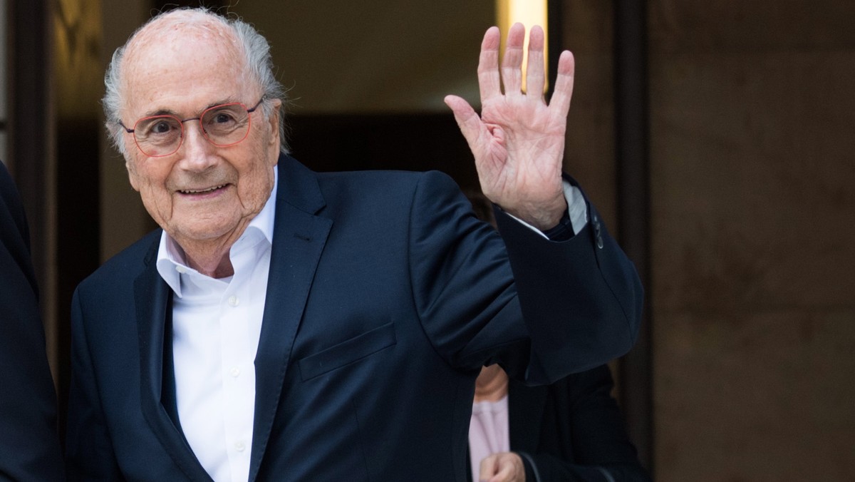 epa10001905 The former president of the World Football Association (Fifa), Joseph Blatter (R) and his lawyer Lorenz Erni (L) leave the Swiss Federal Criminal Court after the first day of his trial, in ...