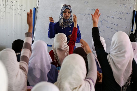 Die Kinder sind oft jünger als 12 Jahre. Ein geregelter Schulbesuch, wie hier im Flüchtlingslager Saatari, ist kaum möglich.