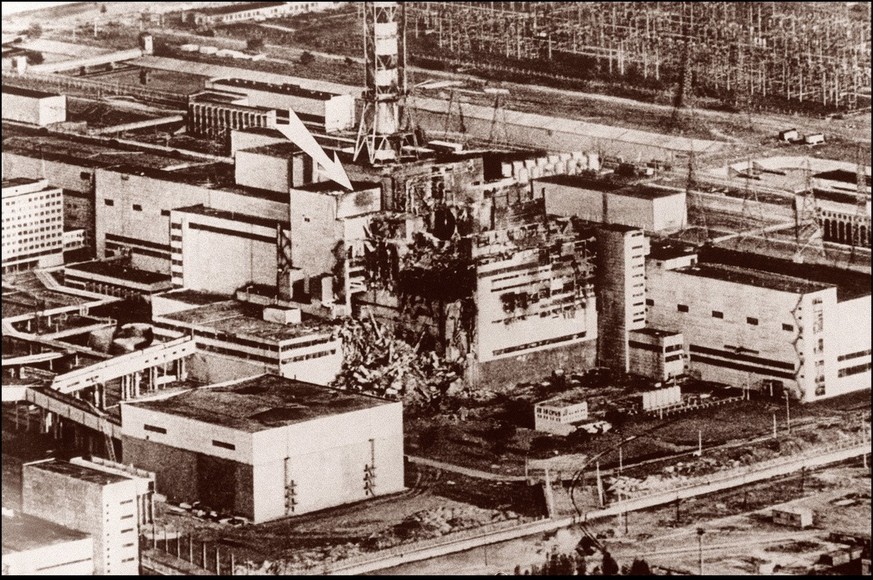 Picture dated 09th May 1986 of the stricken reactor No. 2 of the Ukrainian nuclear power plant of Chernobyl after a major explosion occurred 26th April 1986 causing severe damages and radioactive fall ...
