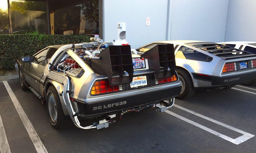 delorean back to the future zeitmaschine auto retro zurück in die zukunft huntington beach california retro