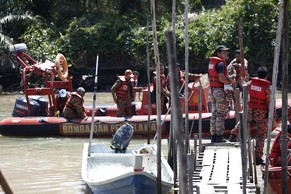 Schon 60 Menschen konnten von einem sinkenden Schiff gerettet werden.&nbsp;