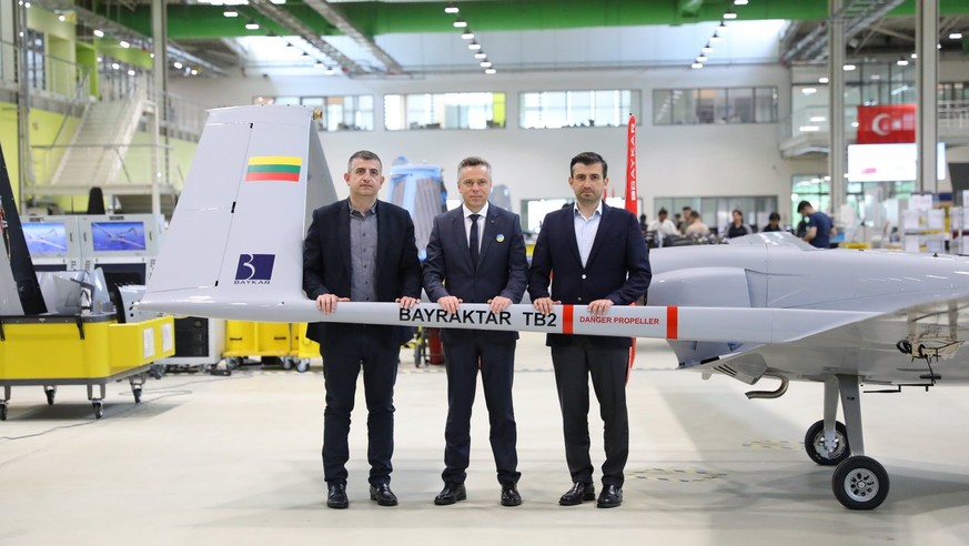 Litauen kauft eine Bayraktar-Drohne für die Ukraine. Den Millionenbetrag haben die Bürgerinnen und Bürger des kleinen baltischen Landes in wenigen Tagen gesammelt.