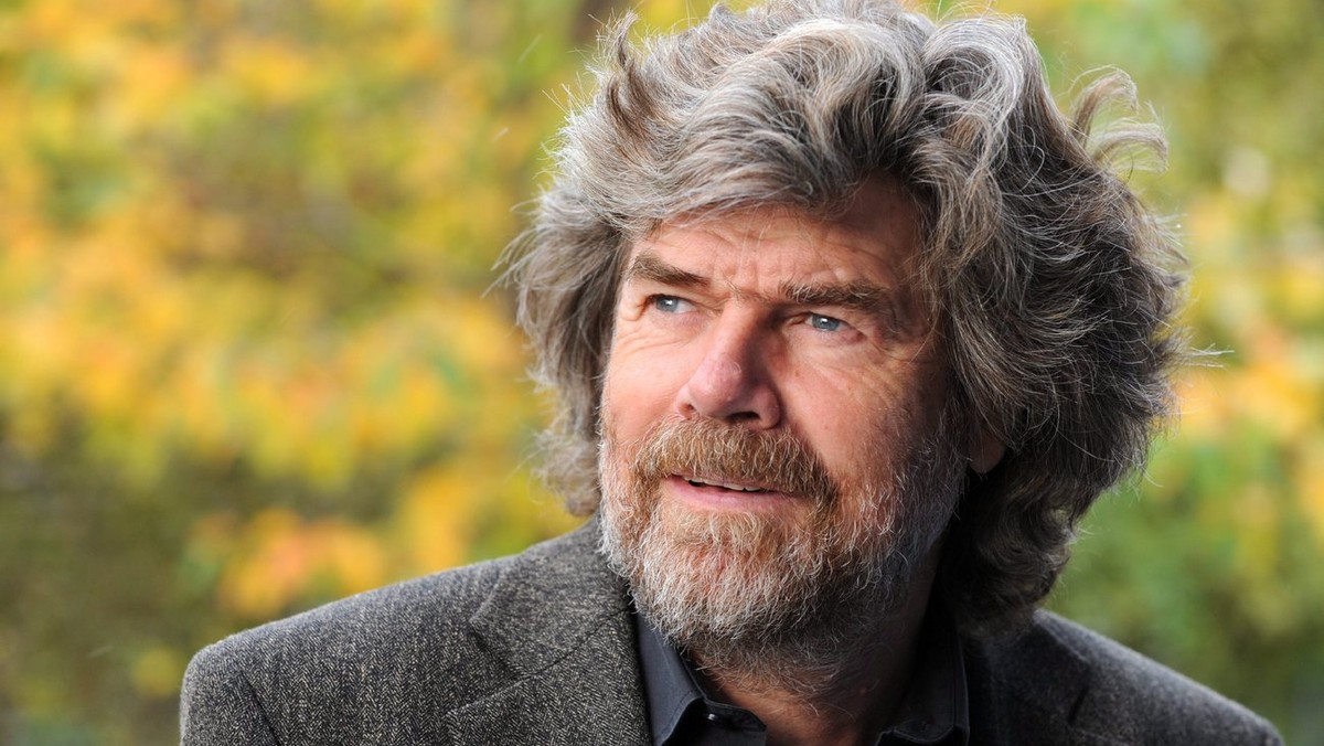epa01897200 Italian Extreme alpine climber Reinhold Messner looks on upon his arrival at a press event in Kirchheim neat Munich, Germany, 14 October 2009. The IMS, a meeting of world class climbers an ...