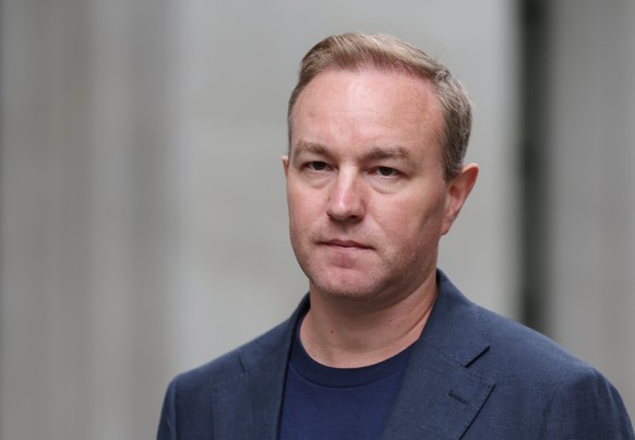 epa12255147 Former trader Tom Hayes arrives at the Supreme Court in London, Britain, 23 July 2025. The UK Supreme Court is set to rule on traders&#039; rate-rigging conviction appeals. Former traders  ...