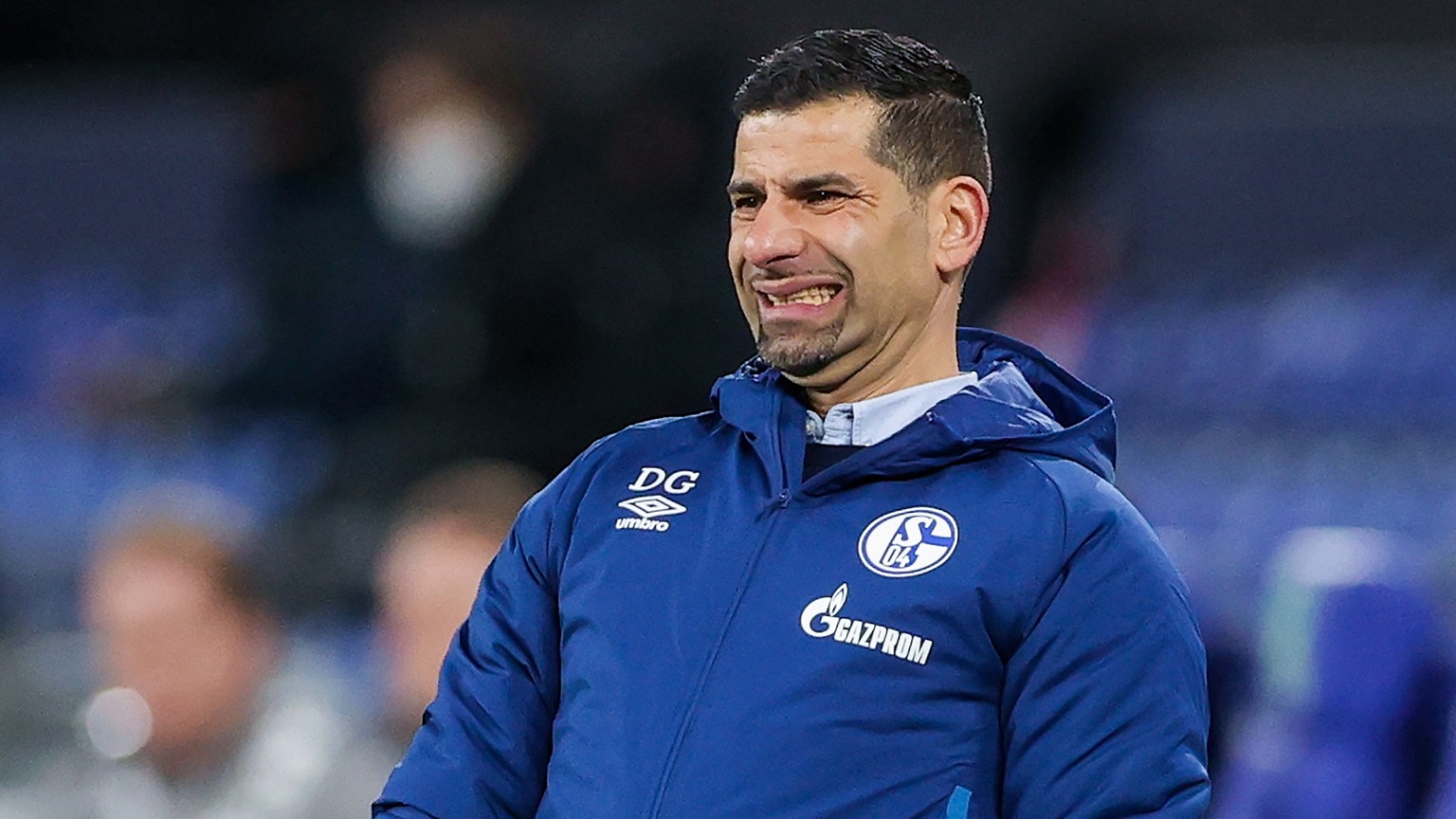 epa09055325 Schalke&#039;s new head coach Dimitrios Grammozis reacts during the German Bundesliga soccer match between FC Schalke 04 and FSV Mainz 05 in Gelsenkirchen, Germany, 05 March 2021. EPA/FRIE ...