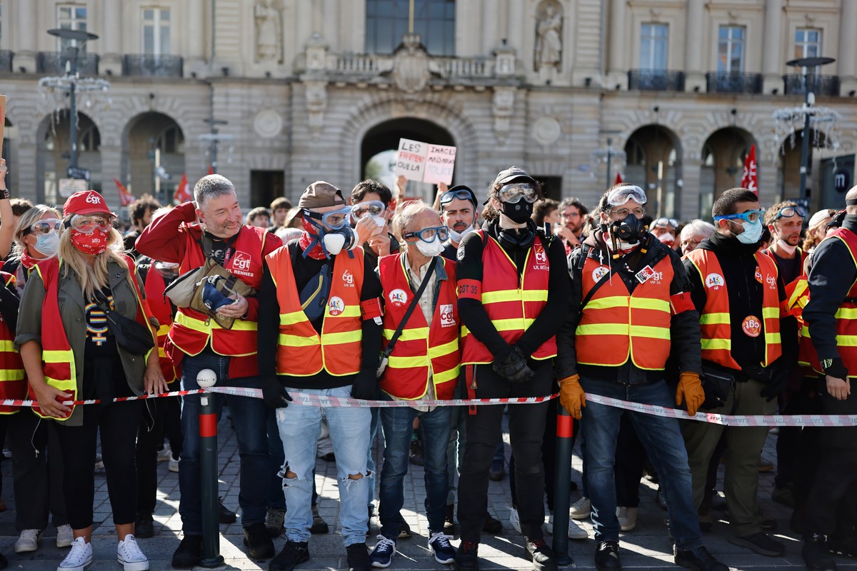 Members of CGT union arrive for a students march against under-resourced schools, in Rennes, western France, Tuesday, Oct. 6, 2026. (AP Photo/Jeremias Gonzalez)
France High School Protests