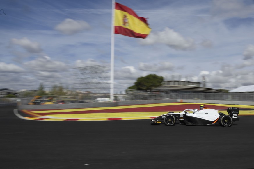 epa13190273 Formula 3 US driver Ugo Ugochukwu in action during a Formula 3 testing at new Madring track in Madrid, Spain, 25 August 2026, ahead of Spanish F1 GP that will be held from 11 to 13 Septemb ...