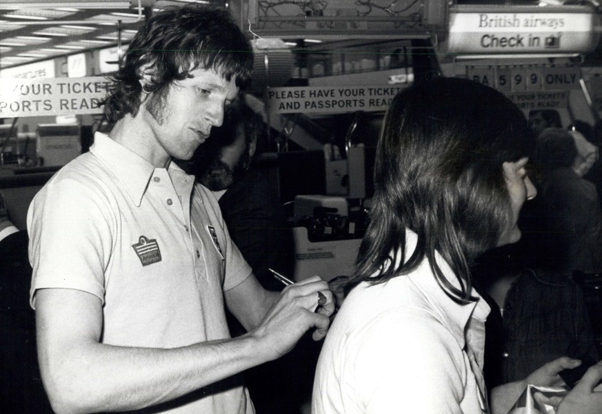 May 20, 1976 - England Soccer Team Fly off To America To Compete in the Bicentannial Soccer Cup: Members of the England soccer team leaft Heathrow Airport today to fly to America where they will be ta ...